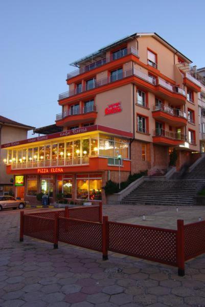 Hotel Elena Veliko Tărnovo Exteriör bild