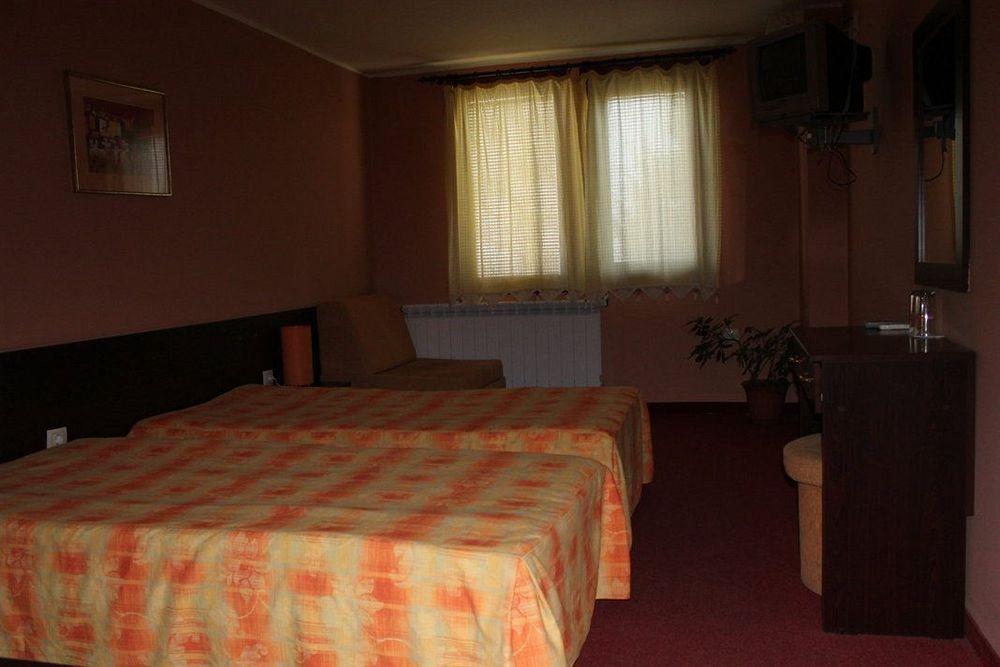 Hotel Elena Veliko Tărnovo Exteriör bild