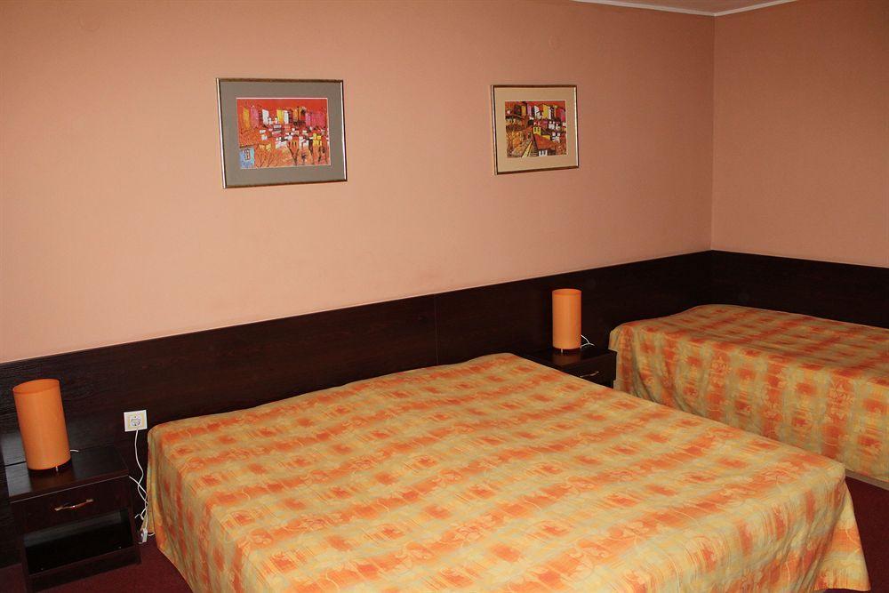 Hotel Elena Veliko Tărnovo Exteriör bild