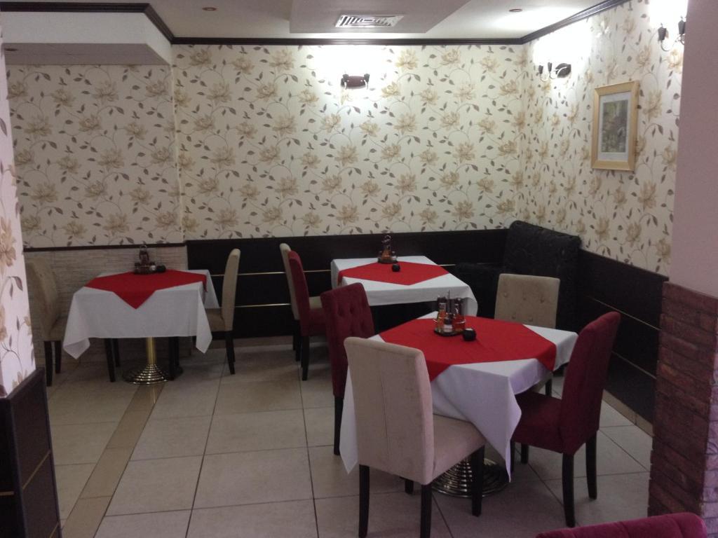 Hotel Elena Veliko Tărnovo Exteriör bild