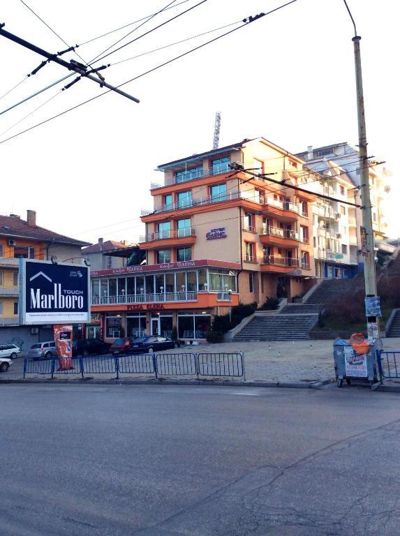 Hotel Elena Veliko Tărnovo Exteriör bild