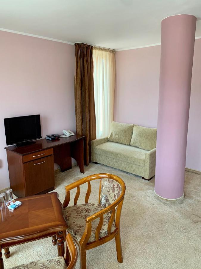 Hotel Elena Veliko Tărnovo Exteriör bild
