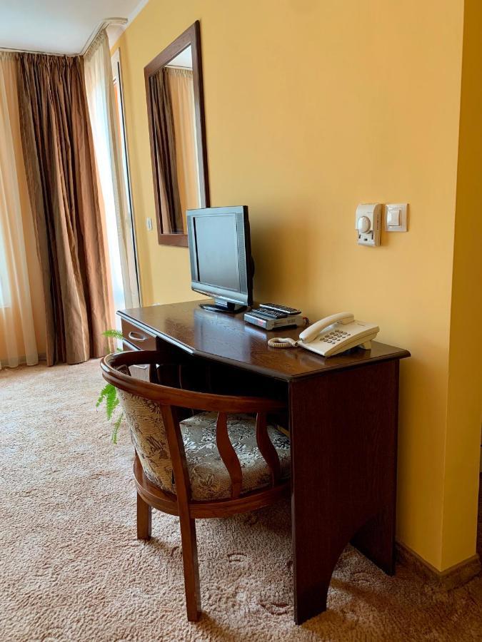 Hotel Elena Veliko Tărnovo Exteriör bild