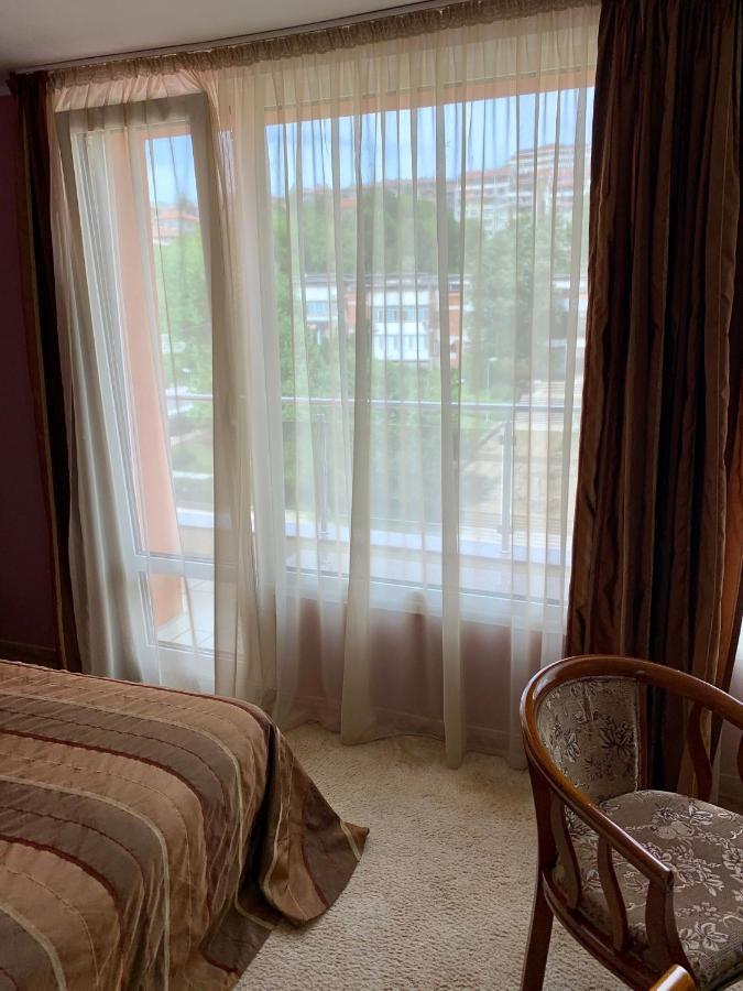 Hotel Elena Veliko Tărnovo Exteriör bild