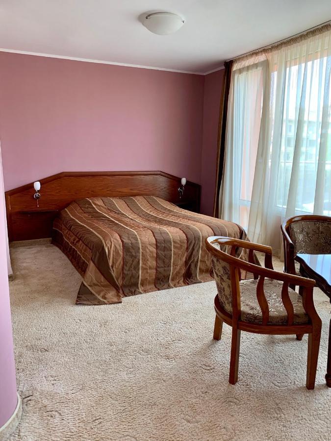 Hotel Elena Veliko Tărnovo Exteriör bild