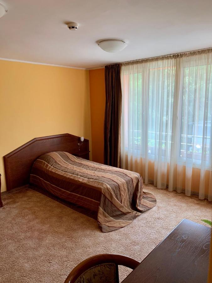 Hotel Elena Veliko Tărnovo Exteriör bild