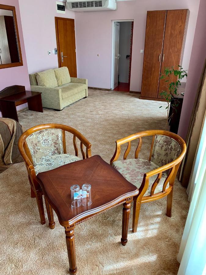 Hotel Elena Veliko Tărnovo Exteriör bild